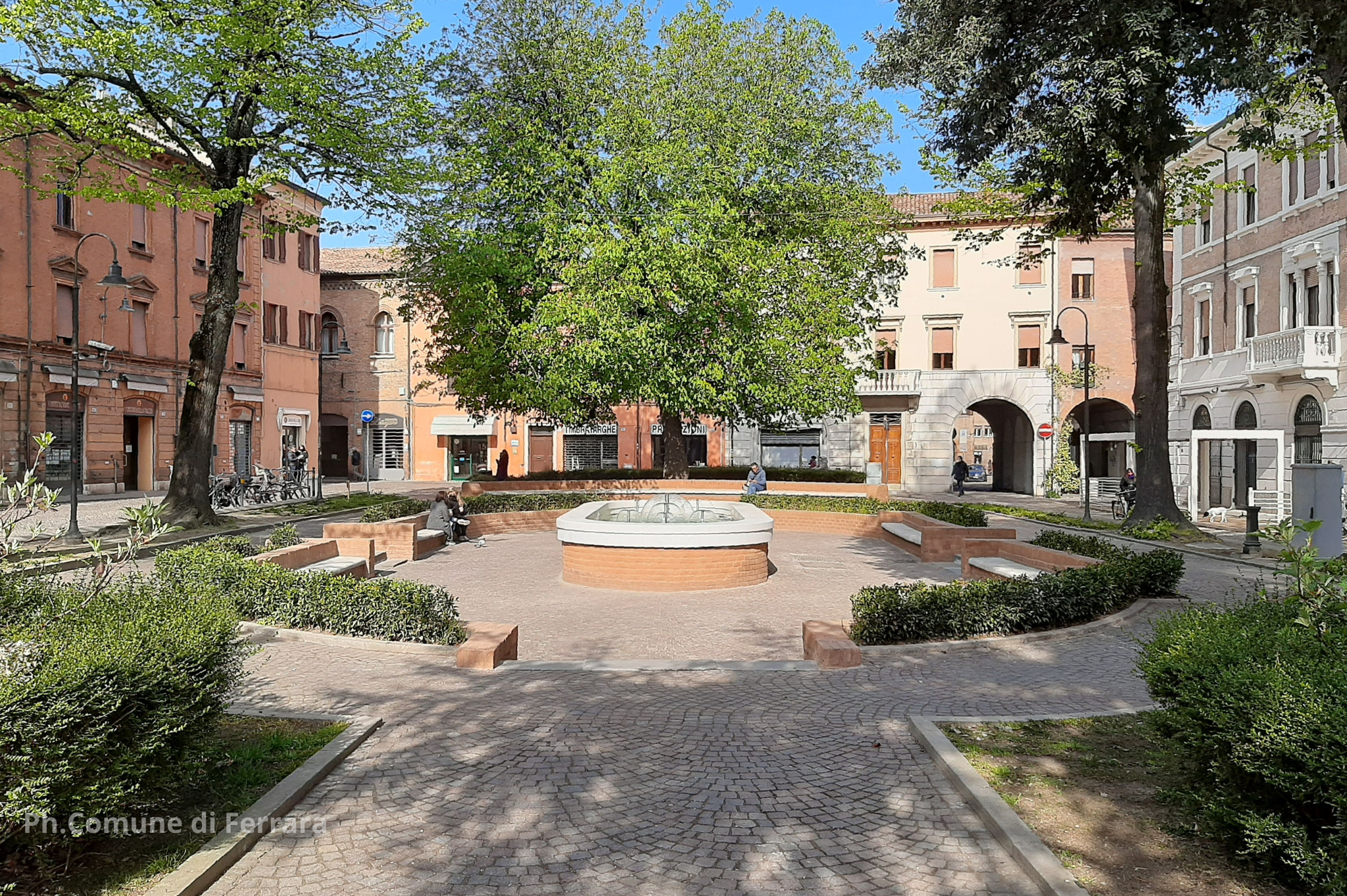 Ferrara Piazza Repubblica