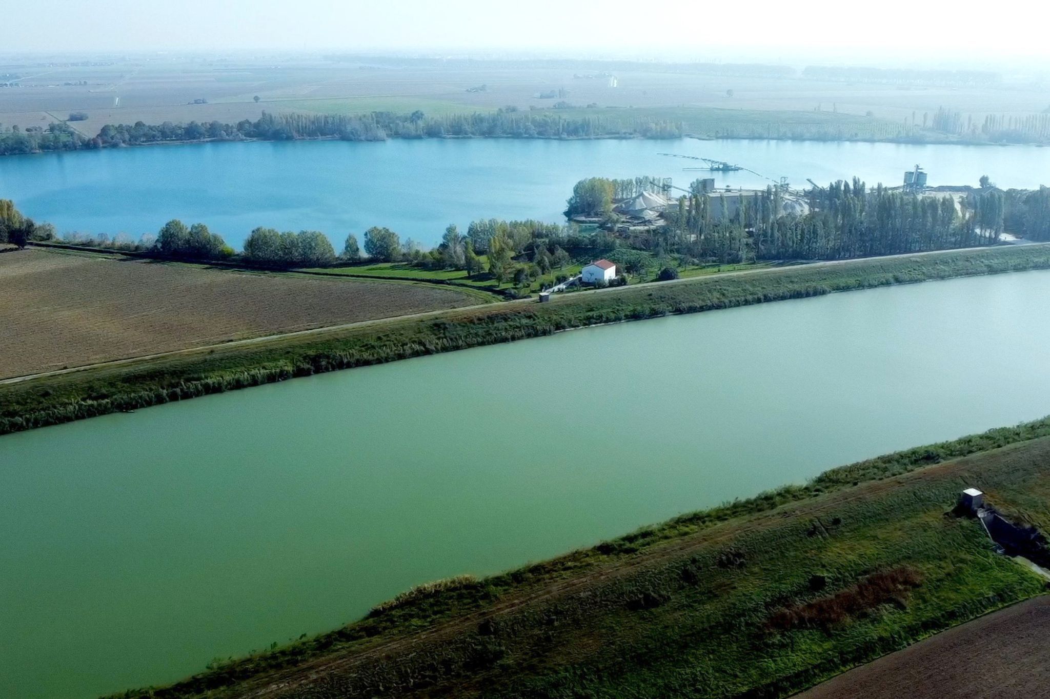 Ferrara e lacqua che la circondava