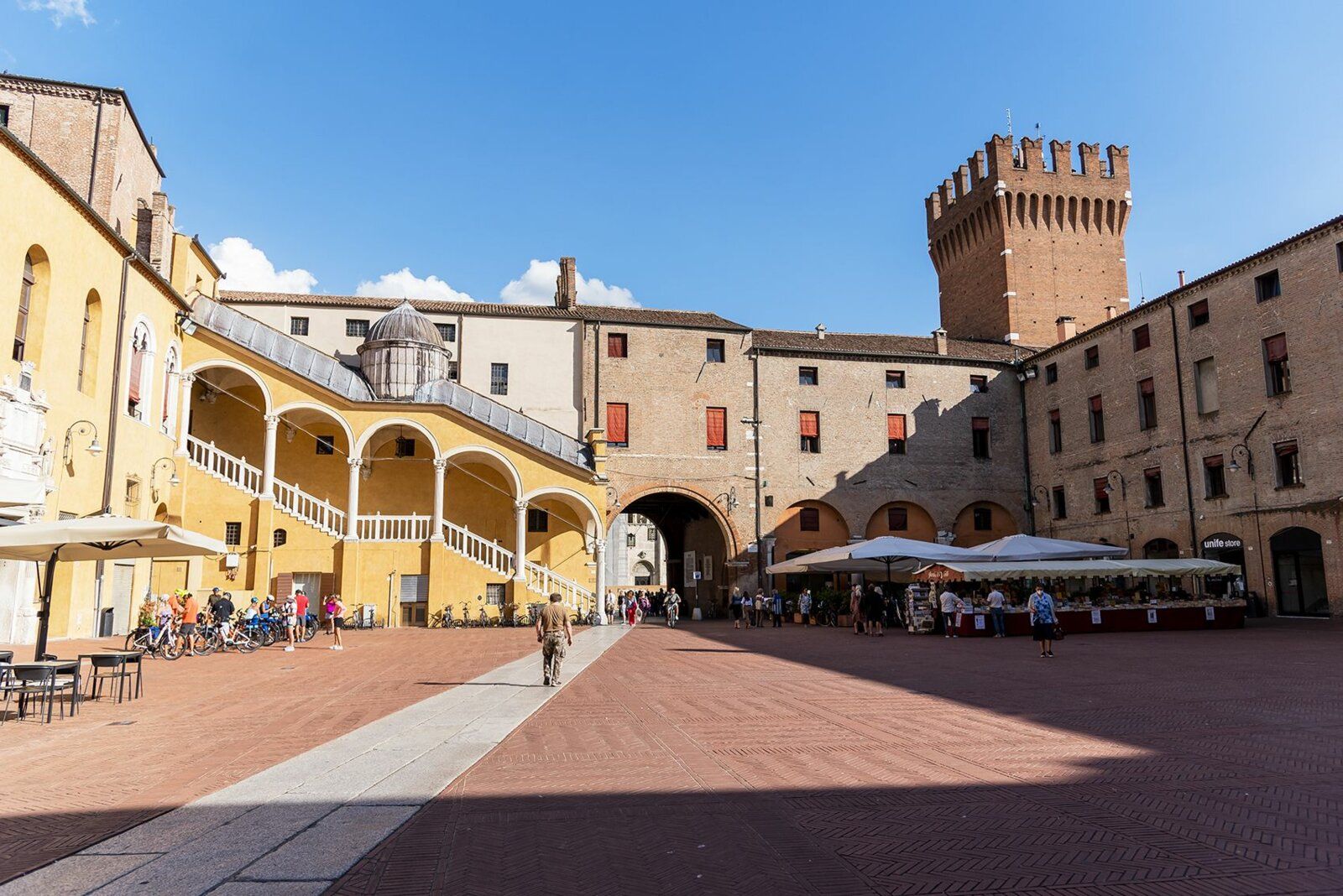 Ferrara Piazza Municipale