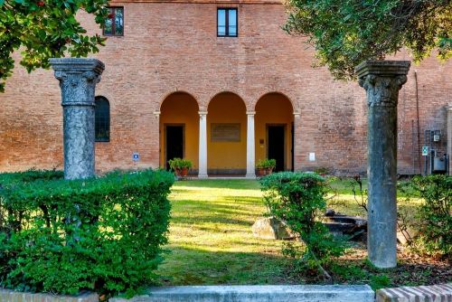 Corso Giovecca 1 editoriale